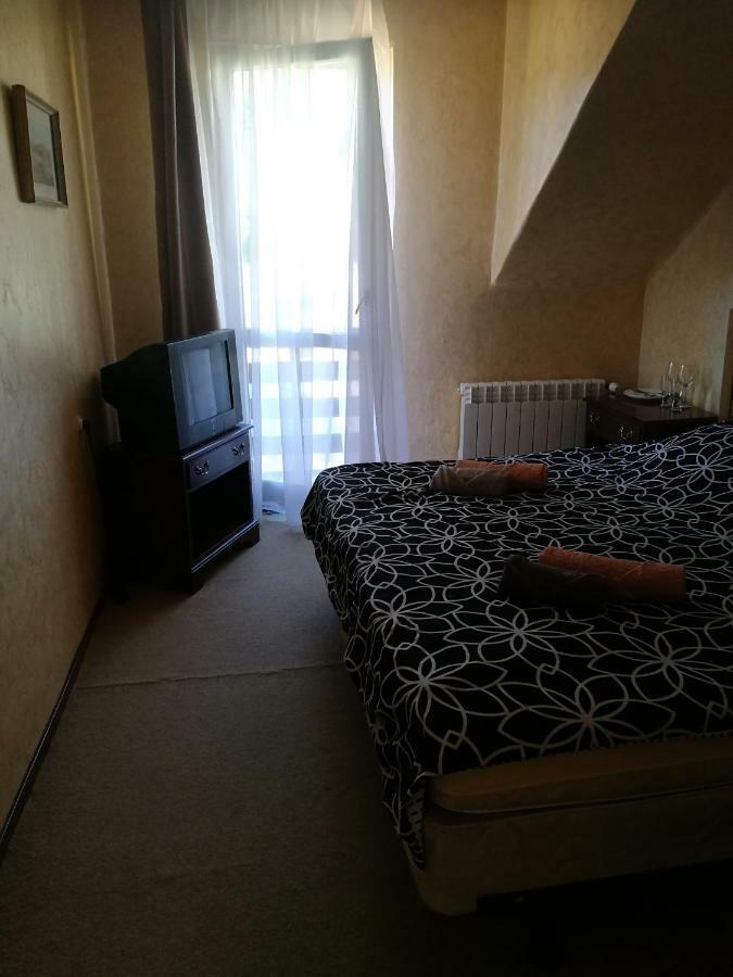 Milusia Hotel Мушина Екстериор снимка